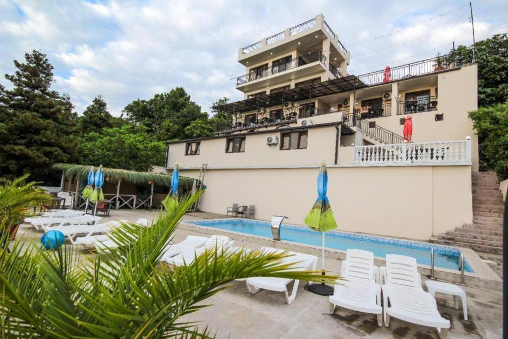 White House Chakvi Hotel Kültér fotó