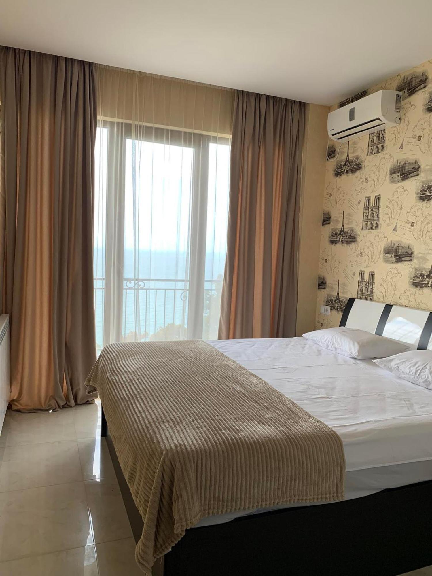White House Chakvi Hotel Kültér fotó
