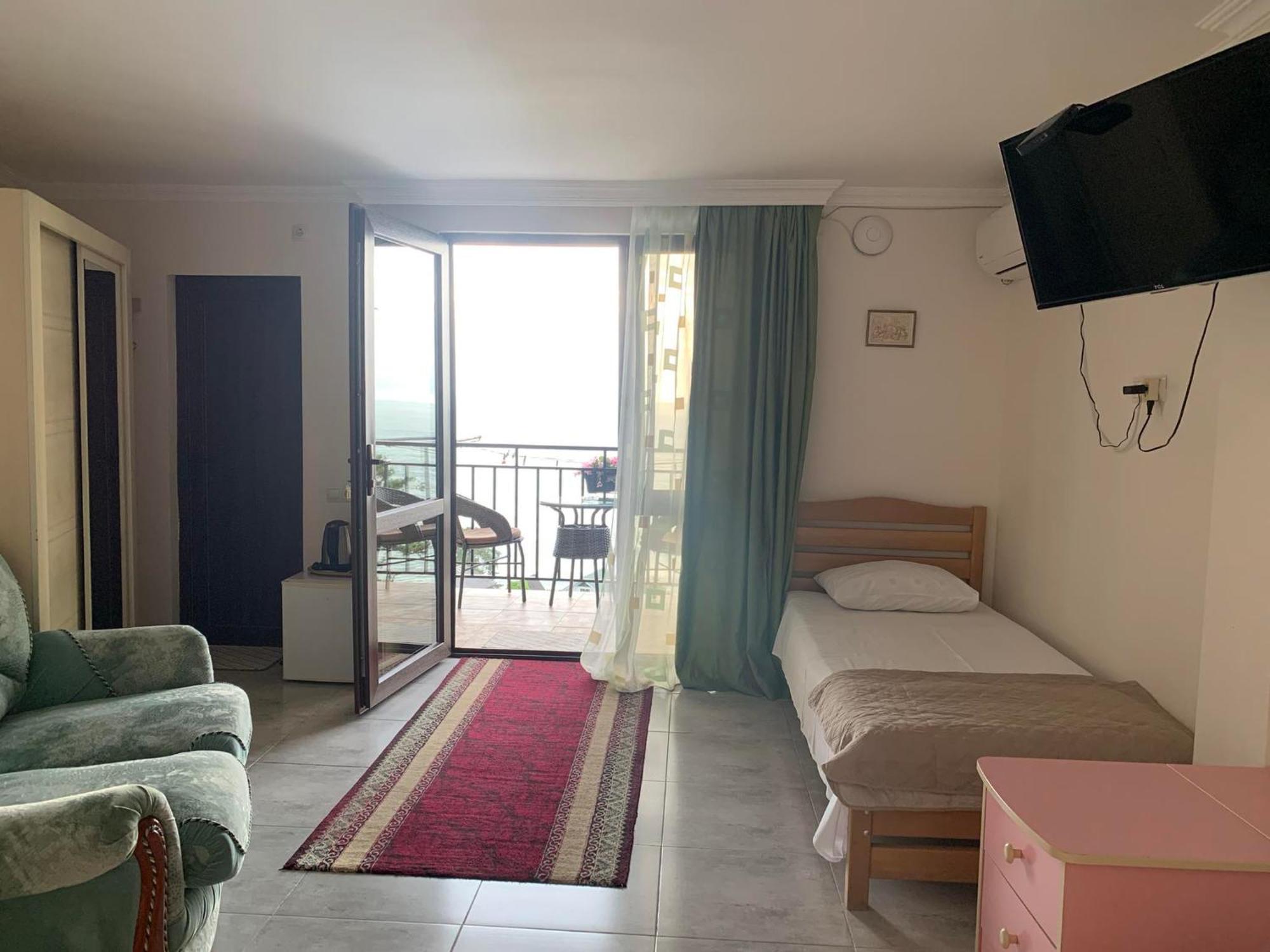 White House Chakvi Hotel Kültér fotó